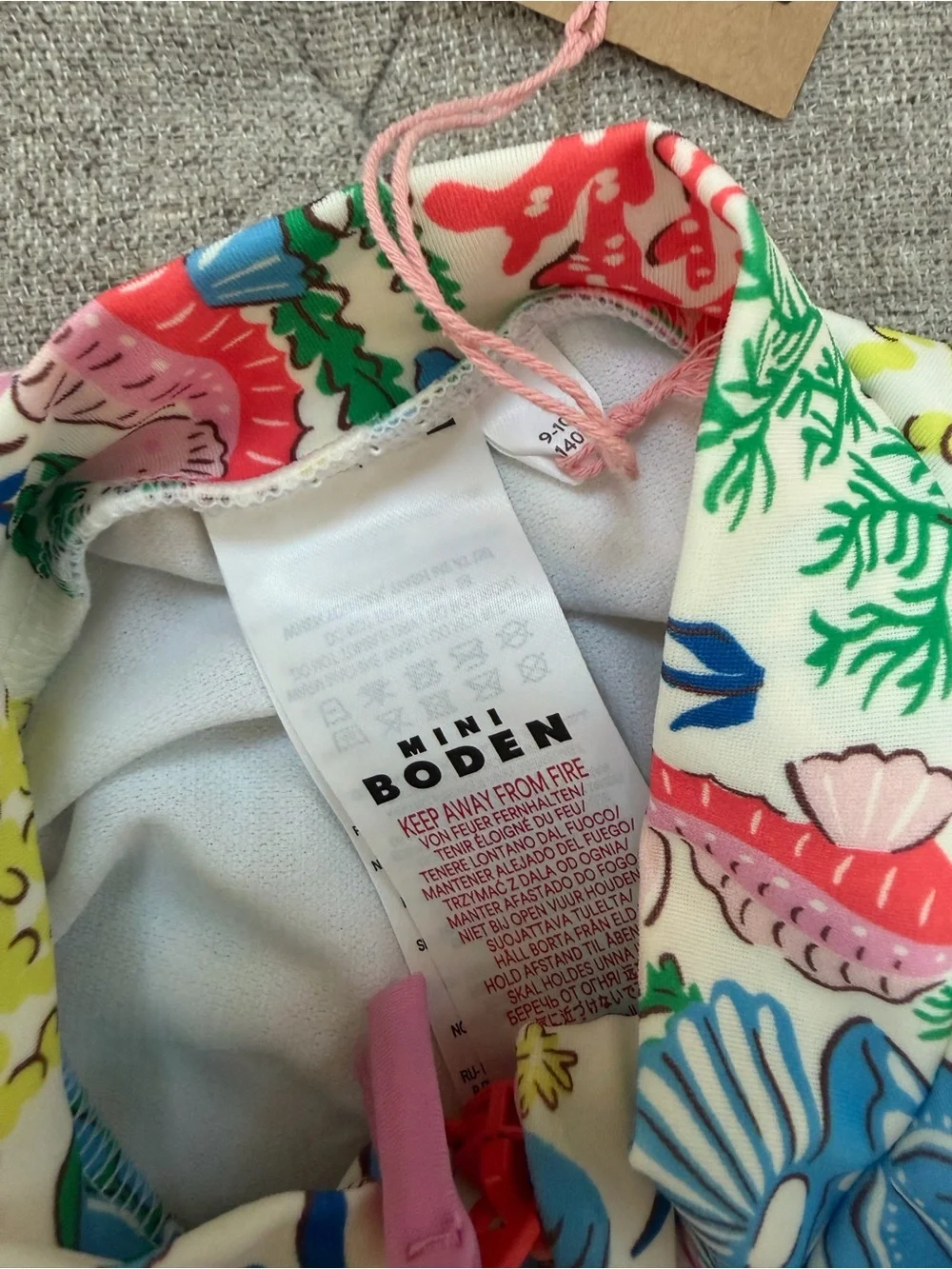 NWT BODEN SHORT SLEEVE SWIMSUIT WHITE CORAL REEF SIZE 9-10